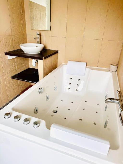 Апартаменты Ecrin Balneo Sauna A Thollon Экстерьер фото